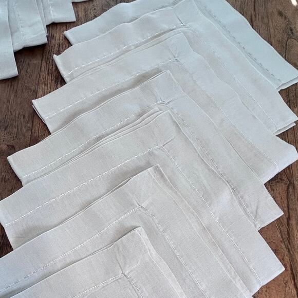 Kim Seybert Set of 15 Grey 100% Linen Napkins with Silver Running Stitch - Picture 10 of 10